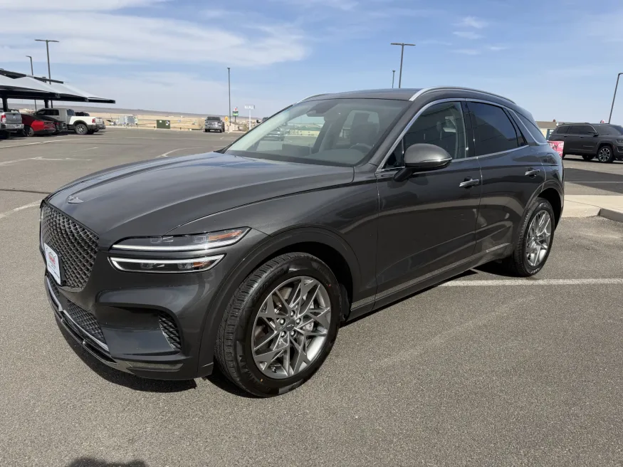 2025 Genesis GV70 2.5T | Photo 3 of 19