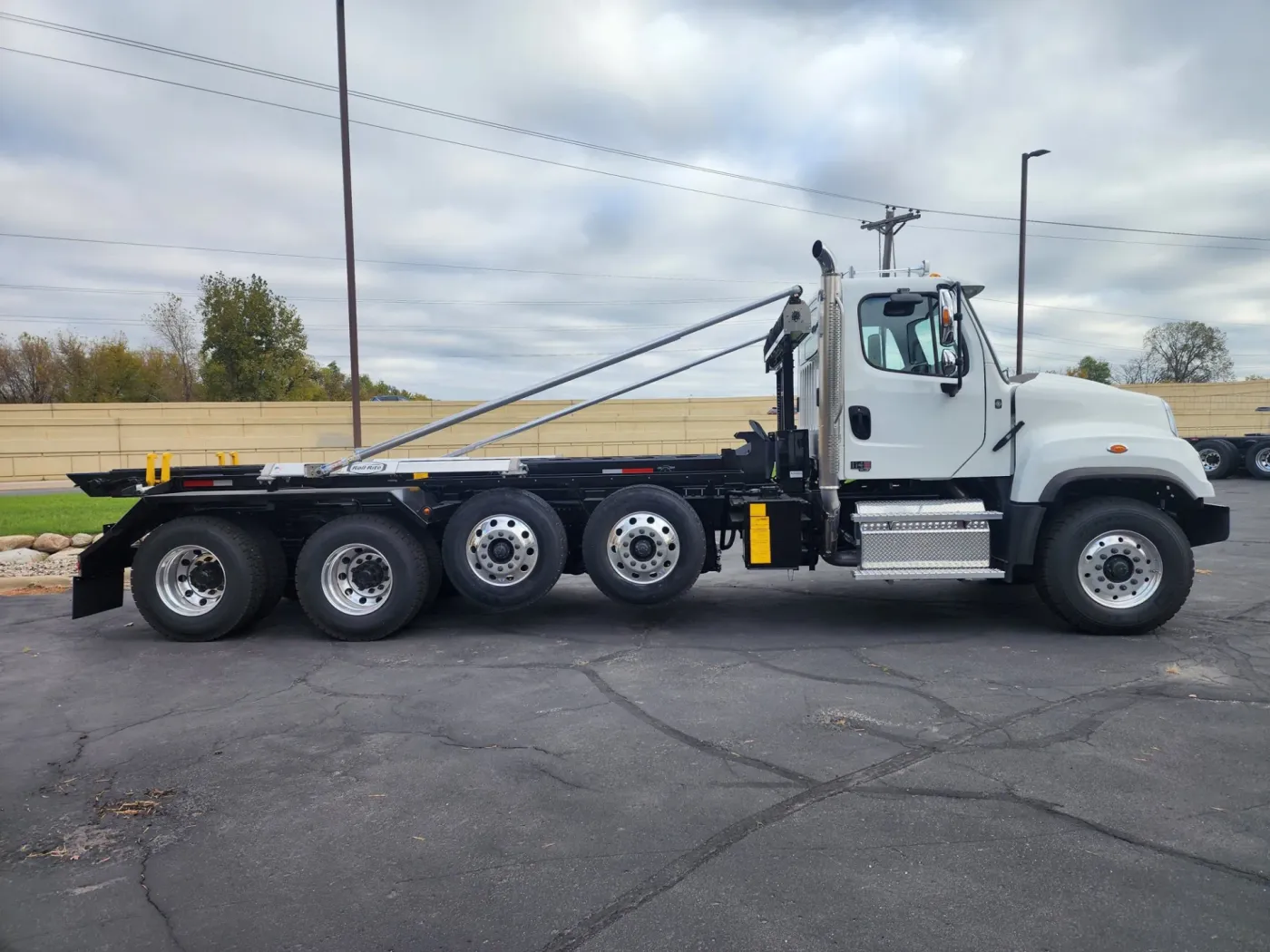2026 Freightliner 114SD | Photo 4 of 15