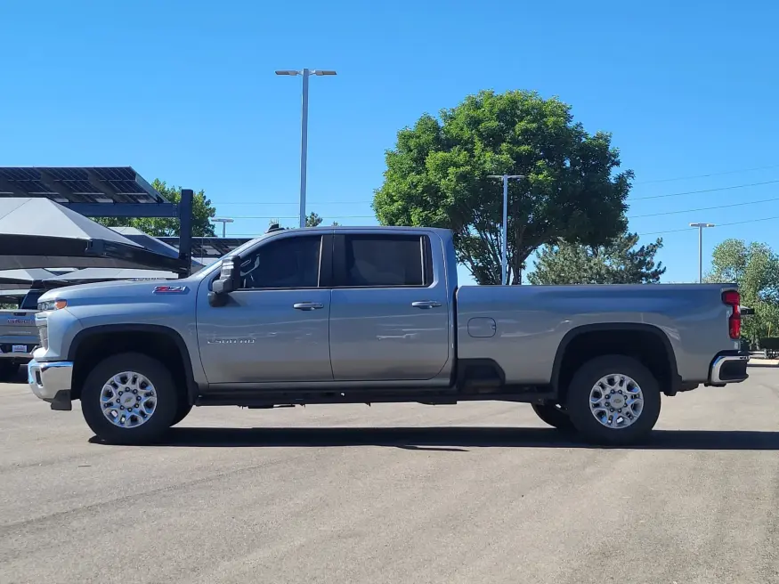 2024 Chevrolet Silverado 2500HD LT | Photo 3 of 23