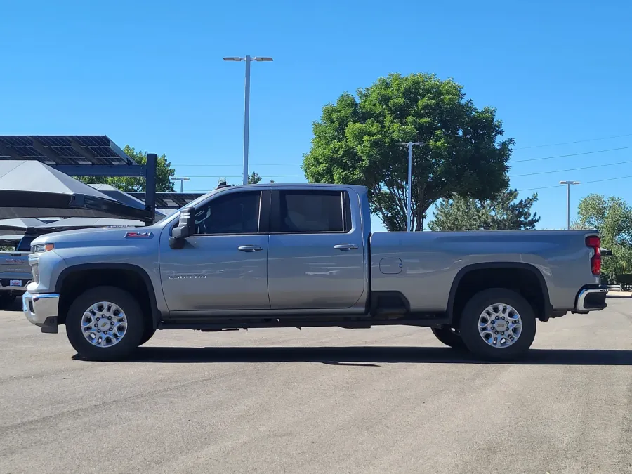 2024 Chevrolet Silverado 2500HD LT | Photo 3 of 23