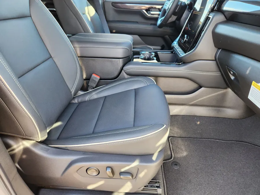 2026 GMC Yukon Elevation | Photo 19 of 30