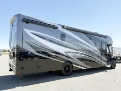 2026 Renegade Valencia 36SB | Thumbnail Photo 17 of 28