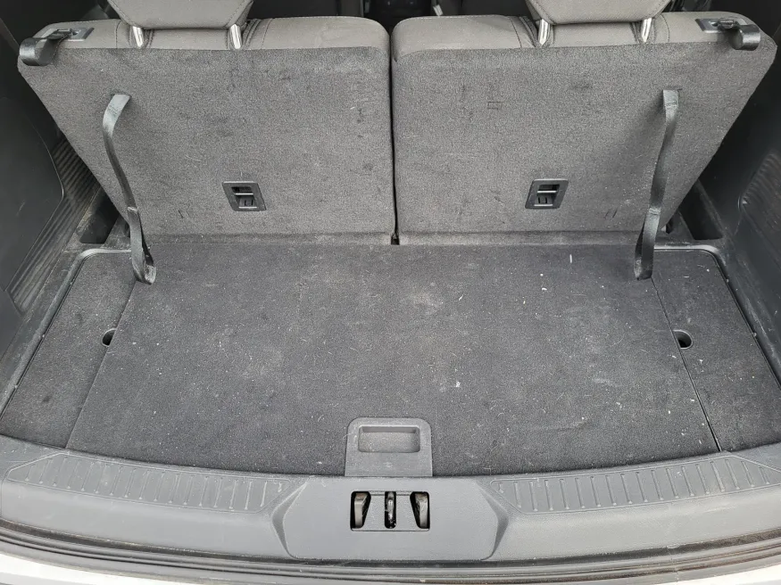 2023 Ford Explorer XLT | Photo 31 of 32