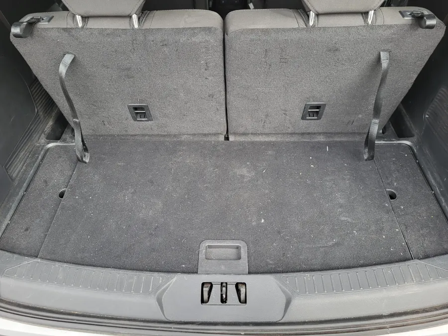 2023 Ford Explorer XLT | Photo 31 of 32