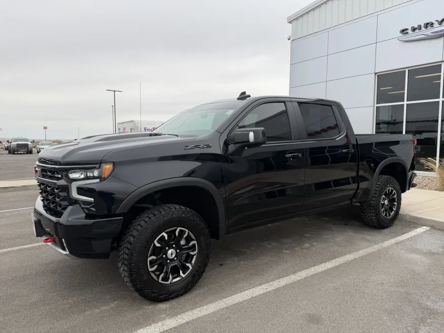 2024 Chevrolet Silverado 1500 ZR2 | Photo 2 of 20