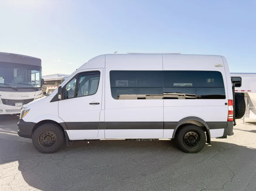 2017 Mercedes Benz Sportsmobile | Photo 15 of 17