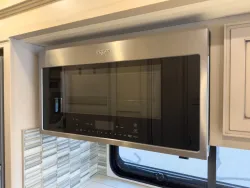 2022 Newmar Canyon Star 3927 | Thumbnail Photo 20 of 28