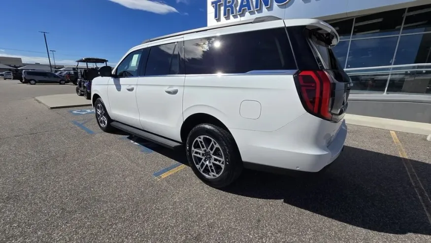 2025 Ford Expedition Max | Photo 6 of 40