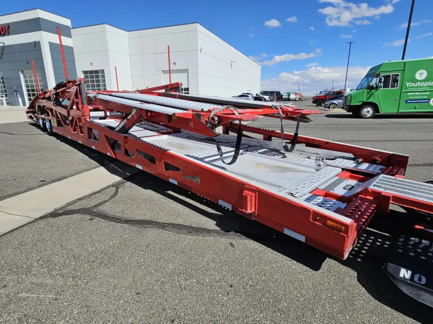 2020 Peterbilt 389 | Photo 8 of 35