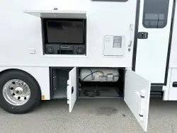2018 Renegade Classic 3400AM | Thumbnail Photo 25 of 29