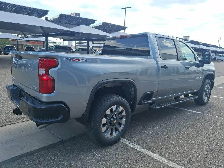 2026 Chevrolet Silverado 2500HD Custom | Photo 4 of 17