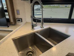 2021 Newmar Ventana 3412 | Thumbnail Photo 15 of 39