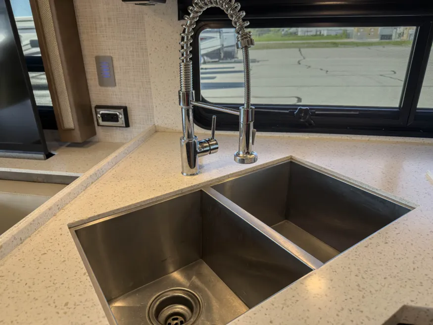 2021 Newmar Ventana 3412 | Photo 15 of 39