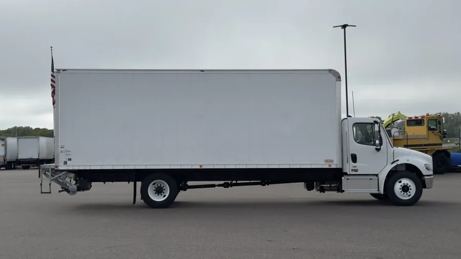 2026 Freightliner M2 106 | Photo 6 of 19