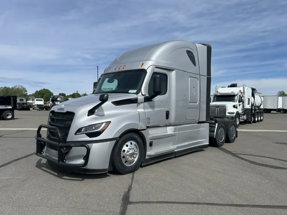 2026 Freightliner PJ126SLP