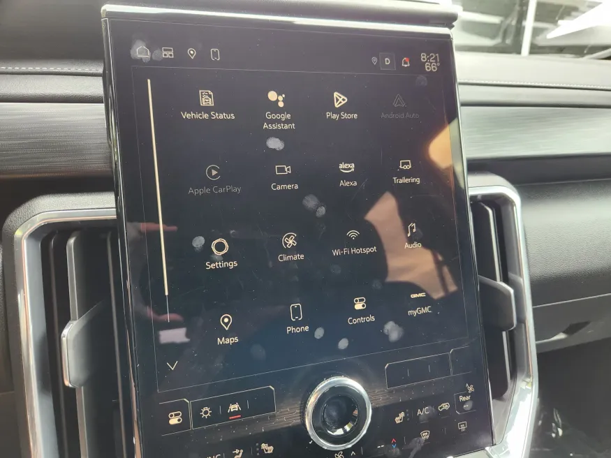 2025 GMC Acadia AWD Elevation | Photo 26 of 29