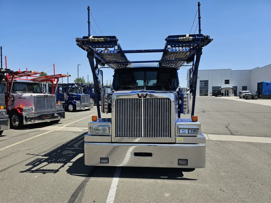 2019 Western Star 4900FA | Photo 1 of 19