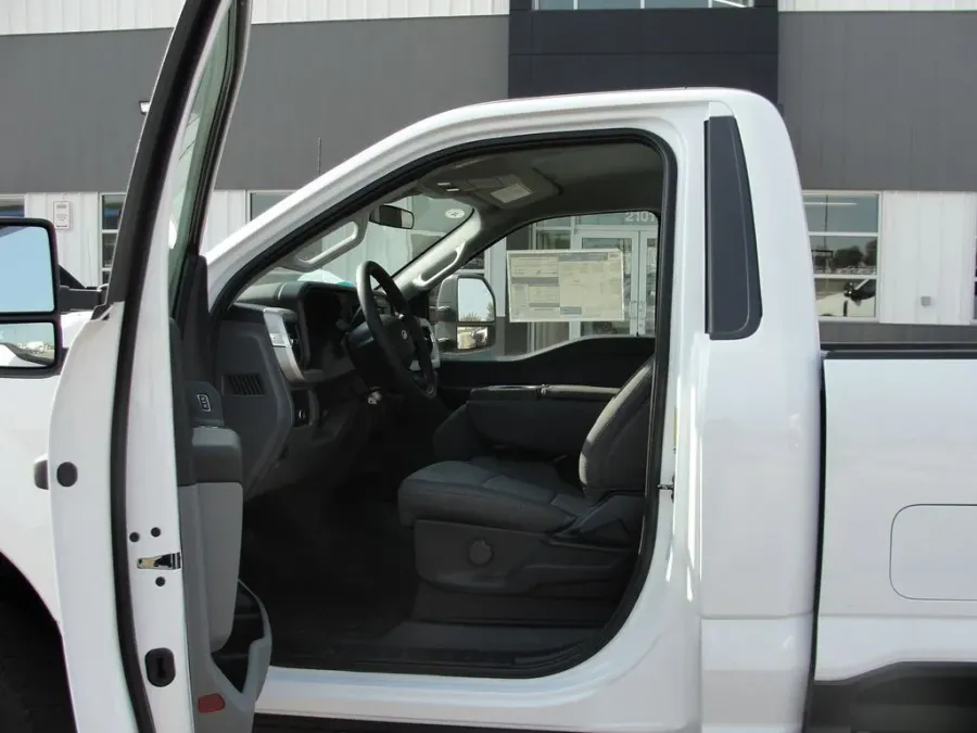 2026 Ford Super Duty F-250 XL | Photo 6 of 13