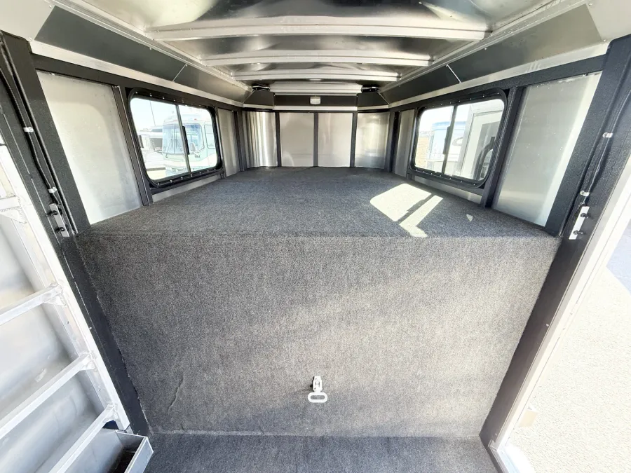 2025 Logan Coach Bullseye 4HGN | Photo 5 of 15