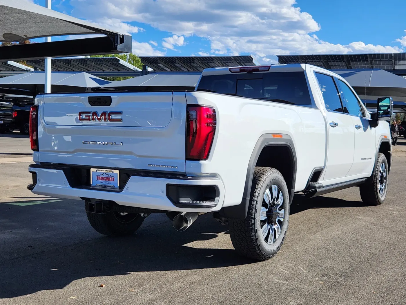 2026 GMC Sierra 2500HD Denali | Photo 2 of 31