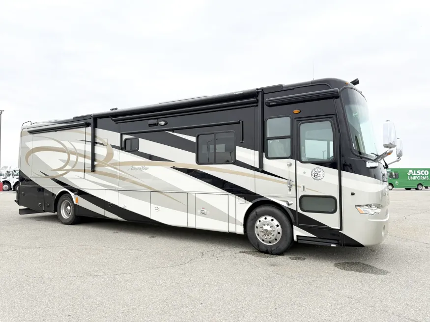 2010 Tiffin Allegro Bus 40QXP | Photo 1 of 12