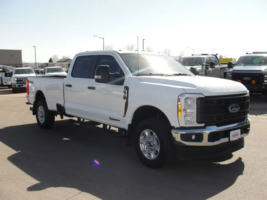 2023 Ford Super Duty F-350 XL | Photo 6 of 14