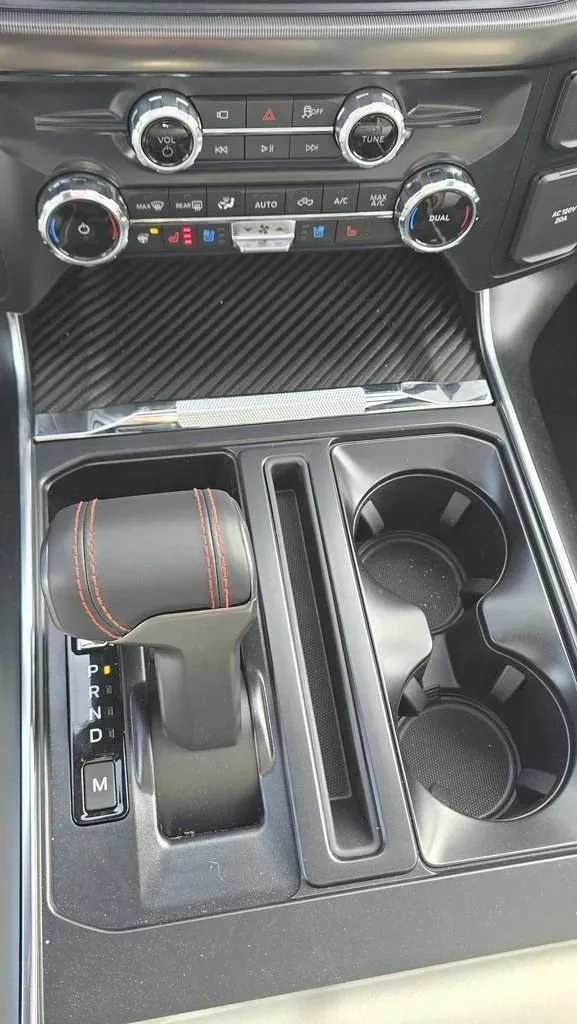 2025 Ford F-150 | Photo 23 of 32
