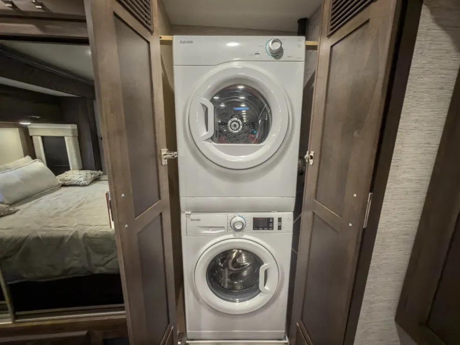 2023 Newmar Bay Star 3408 | Photo 26 of 38