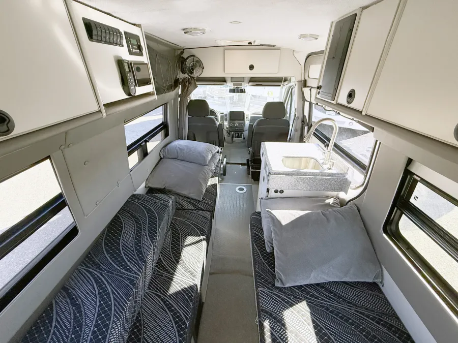 2017 Mercedes Benz Sportsmobile | Photo 5 of 17