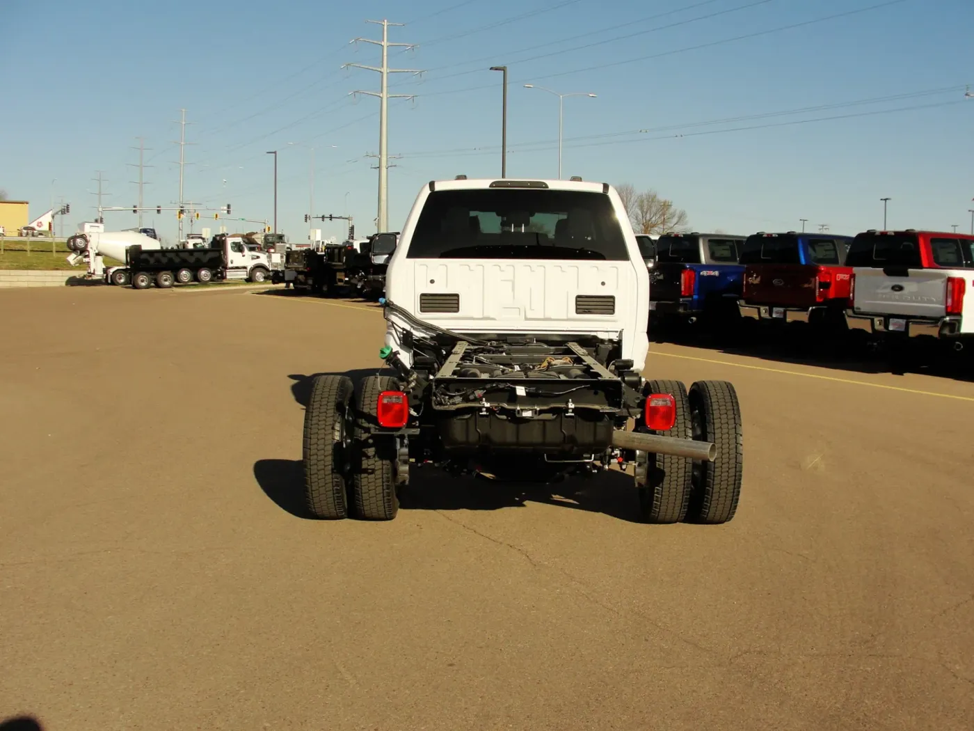 2026 Ford Super Duty F-550 XLT | Photo 4 of 23