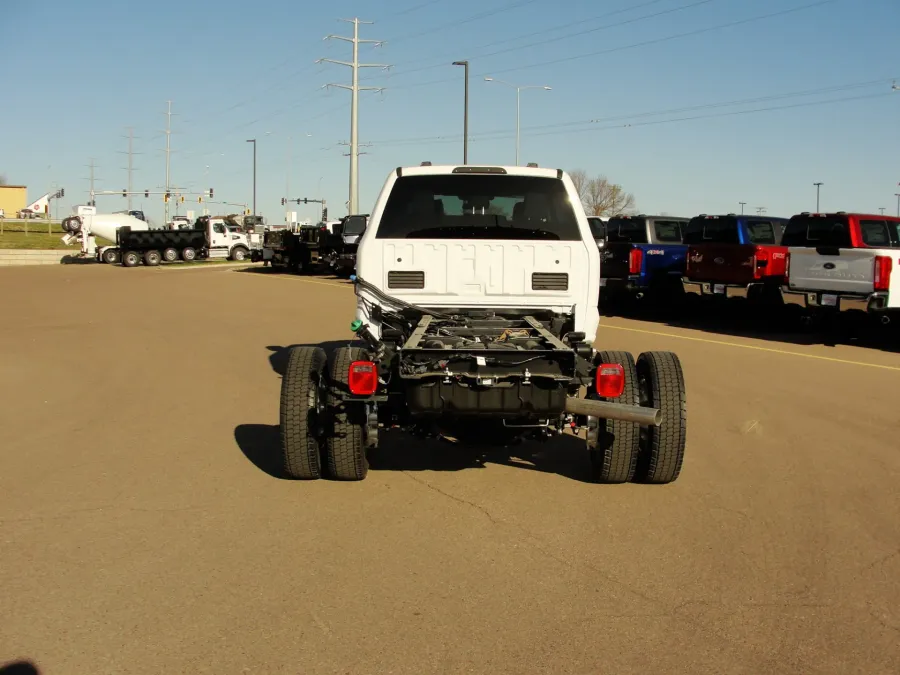 2026 Ford Super Duty F-550 XLT | Photo 4 of 23