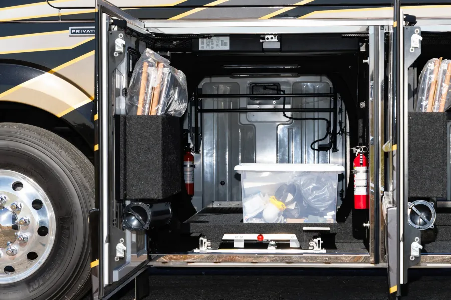 2026 Emerald Prevost H3-45 Triple Slide | Photo 28 of 29