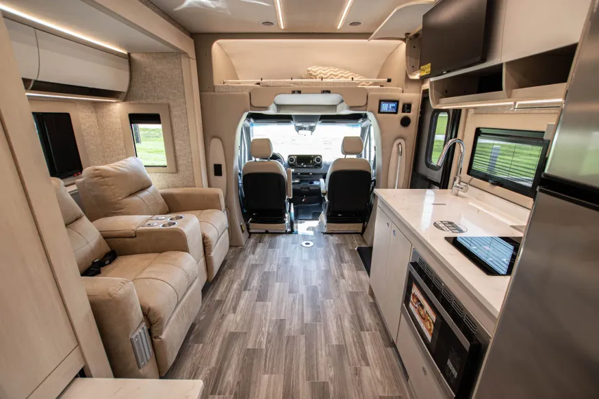 2026 Tiffin Wayfarer 25XPW | Photo 8 of 19