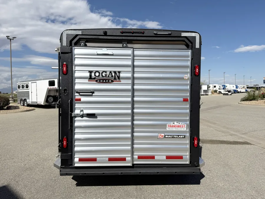 2026 Logan Coach Stock Combo | Photo 11 of 18