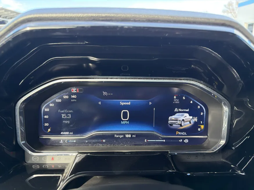 2025 Chevrolet Silverado 1500 LT | Photo 18 of 19