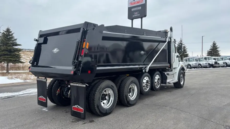 2027 Western Star 47X | Photo 5 of 12