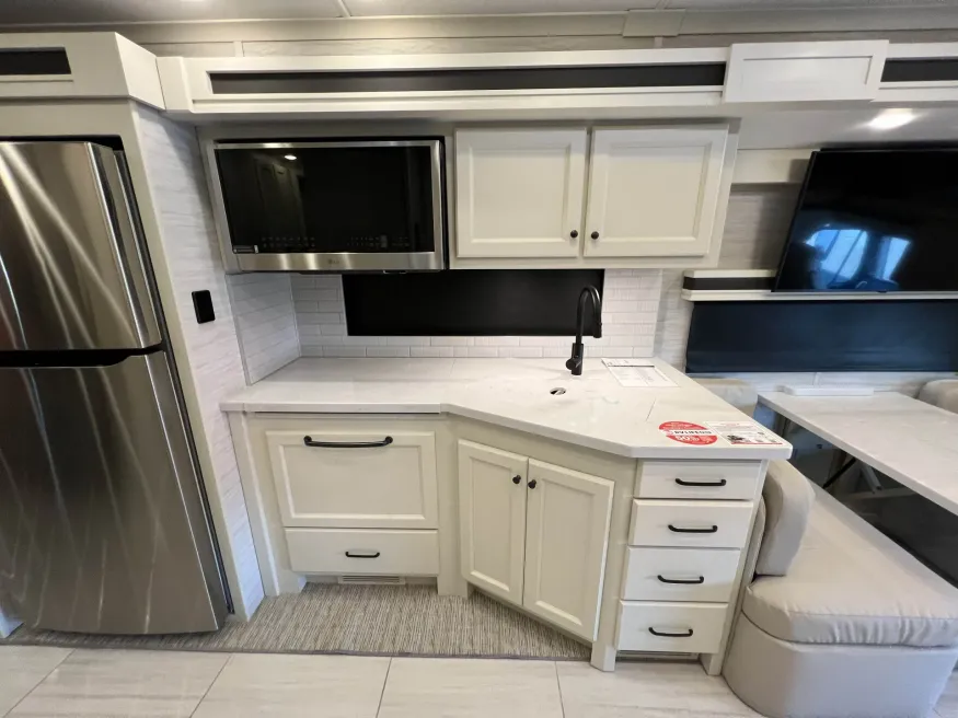 2026 Tiffin Allegro Bay 38BB | Photo 15 of 37