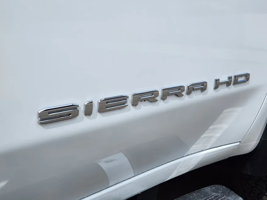 2025 GMC Sierra 2500HD SLT | Photo 17 of 32