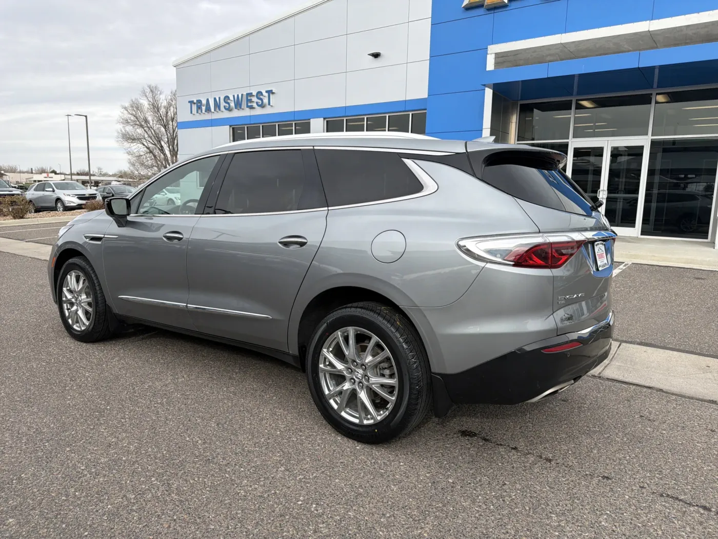 2023 Buick Enclave Premium | Photo 2 of 25