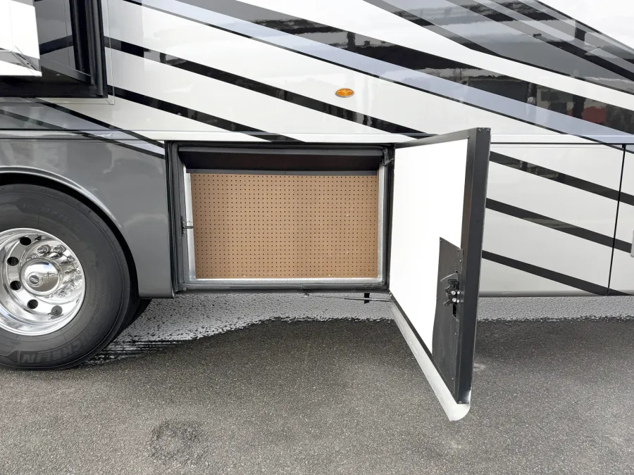 2023 Newmar Ventana 4326 | Photo 30 of 34