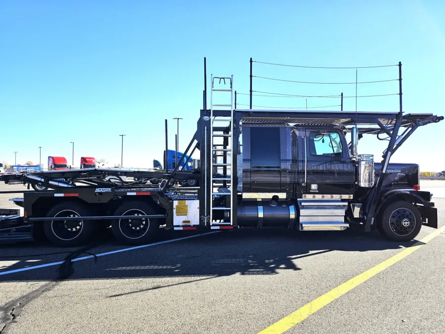 2021 Western Star 4900FA | Photo 8 of 28