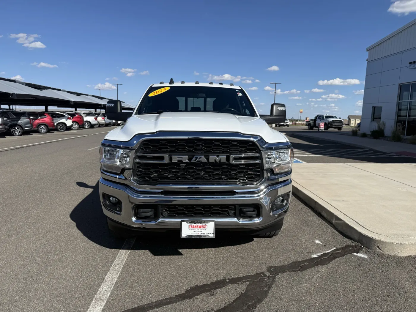 2024 RAM 2500 Tradesman | Photo 2 of 17