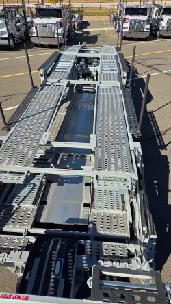 2025 Western Star 49X | Thumbnail Photo 17 of 44