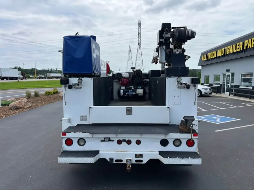 2018 Ford Super Duty F-550 | Photo 7 of 22