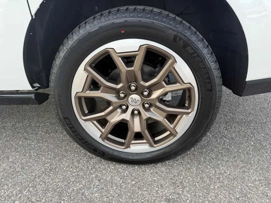 2025 Ford Expedition Max | Photo 12 of 34