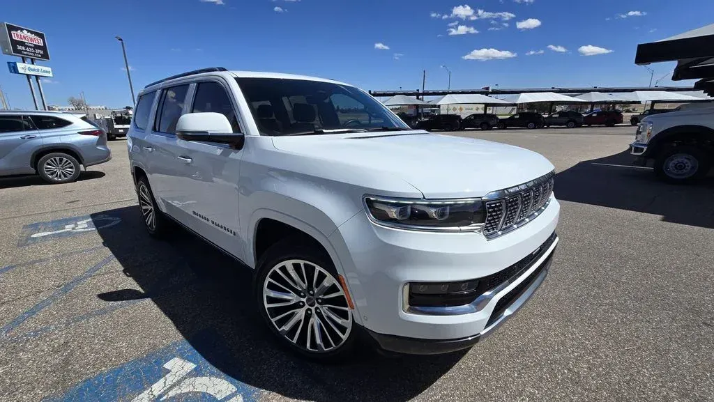 2022 Jeep Grand Wagoneer | Photo 4 of 45