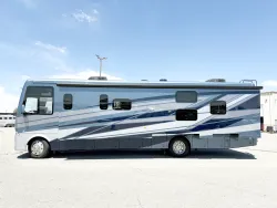 2027 Newmar Bay Star 3640 | Thumbnail Photo 22 of 31
