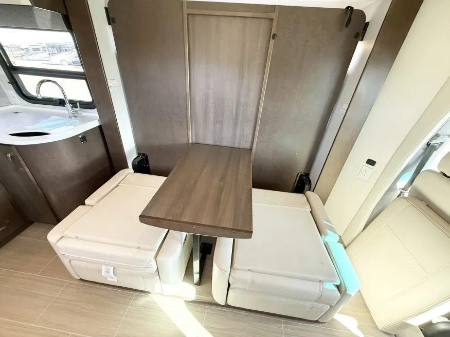 2018 Leisure Travel Van Unity 24MB | Photo 14 of 19