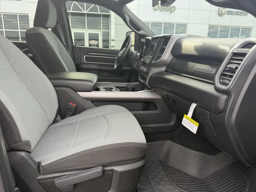 2024 RAM 2500 Big Horn | Photo 10 of 19