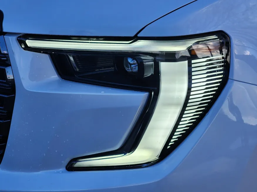 2026 GMC Acadia Denali Ultimate | Photo 6 of 25